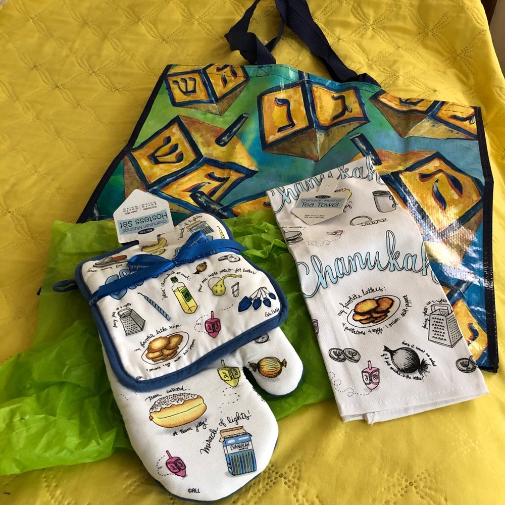 Chanukah: pot holder, oven mitt, tea towel, bag